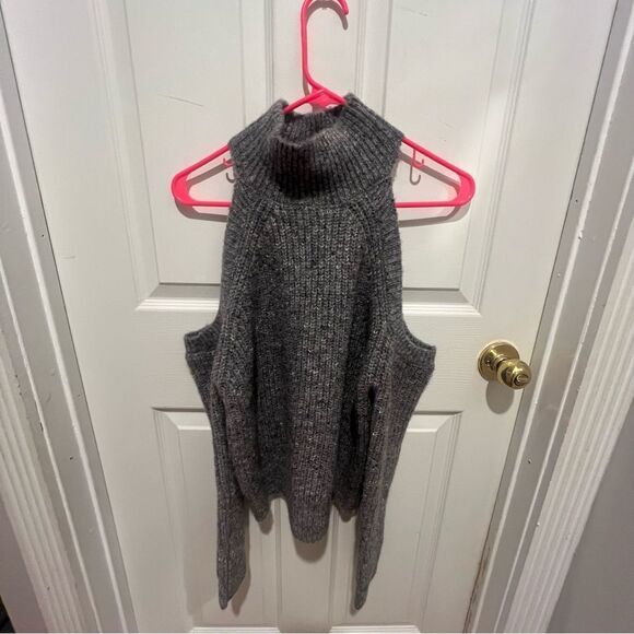 NWOT ASTR the Label womens Tori mock cold shoulder sweater medium gray‎ - Picture 9 of 11